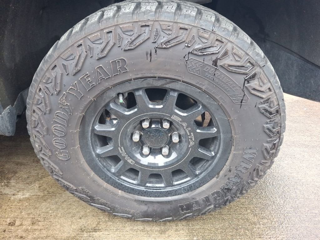 2023 GMC Sierra 1500 AT4X