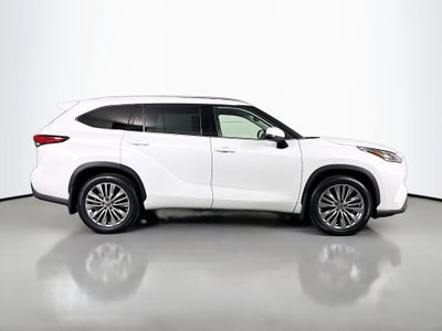 2022 Toyota Highlander Platinum