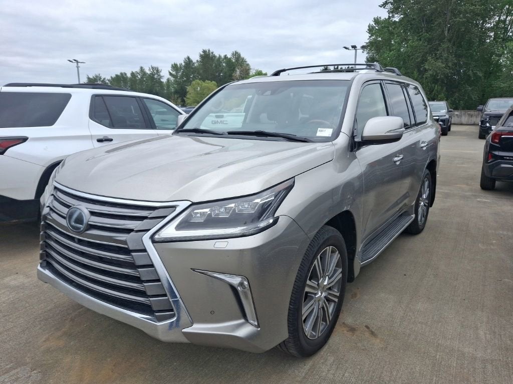 2017 Lexus LX 600 570's photo