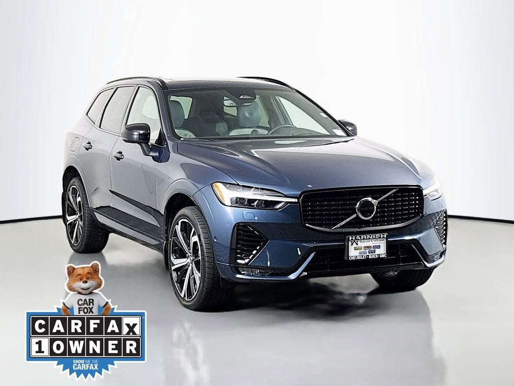 2022 Volvo XC60 B6 R-Design