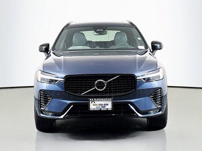 2022 Volvo XC60 B6 R-Design