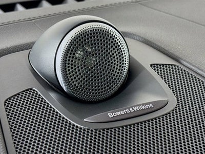 2022 Volvo XC60 B6 R-Design