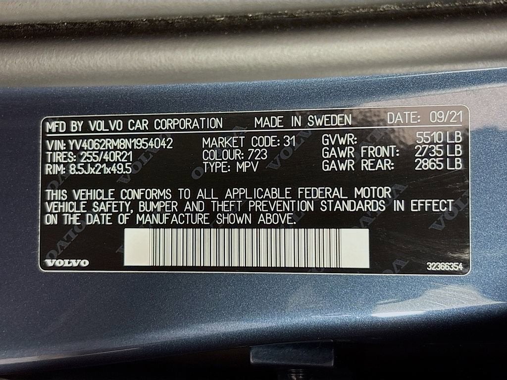 2022 Volvo XC60 B6 R-Design