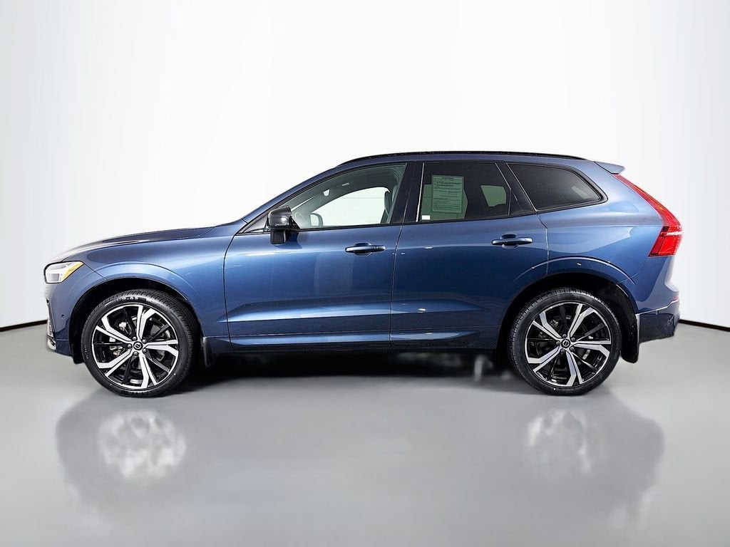 2022 Volvo XC60 B6 R-Design